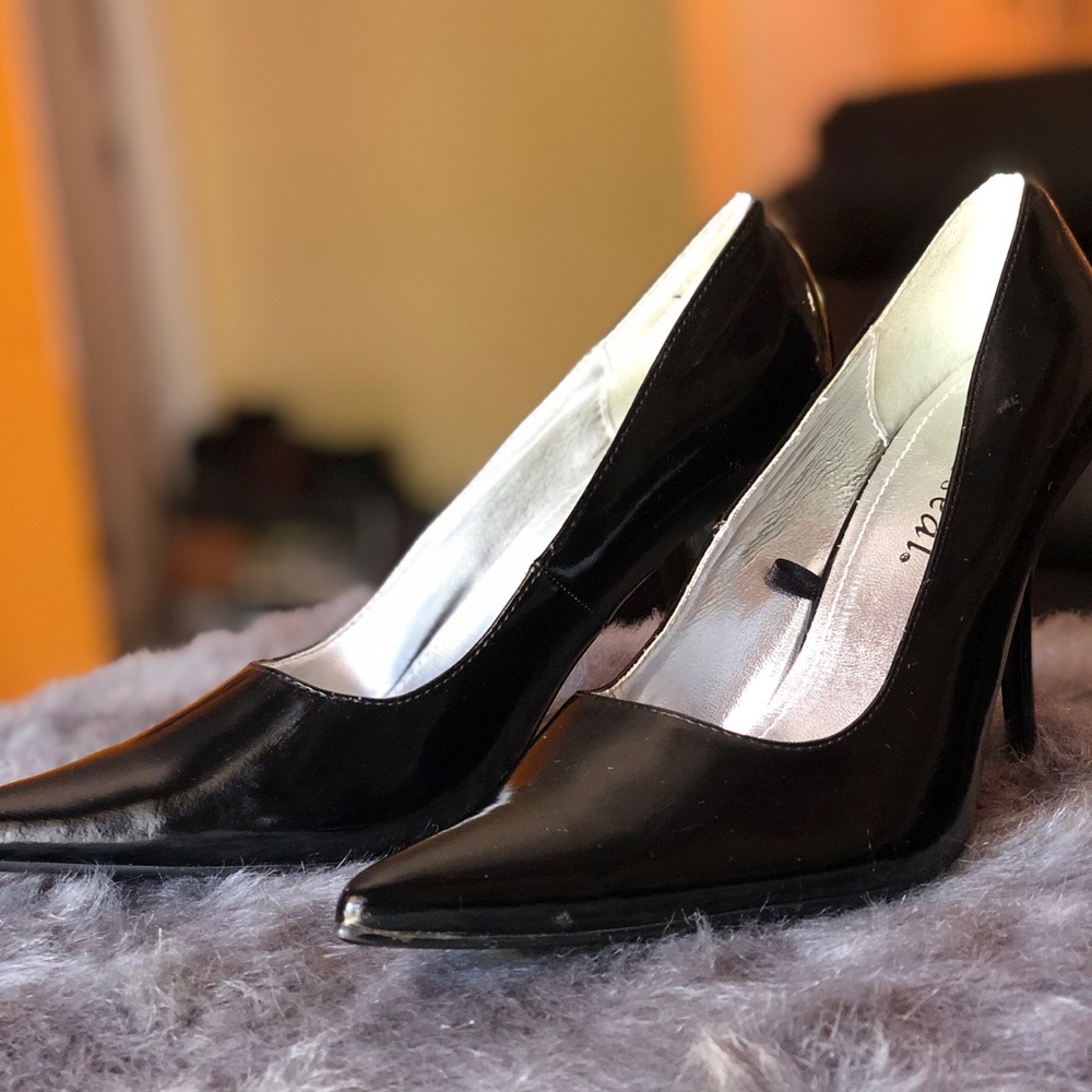 Wet Seal Black Pump heels